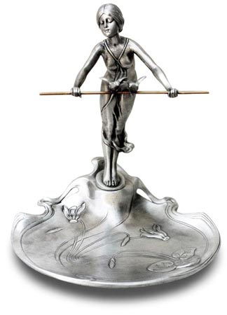 Schmuckschale -  Frau mit Stange, Grau, Zinn / Britannia Metal, cm 18,5x17,5x20,5