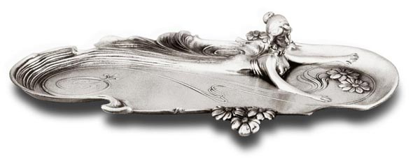 Vassoio portapenne con donna sdraiata, grigio, Metallo (Peltro) / Britannia Metal, cm 37x21