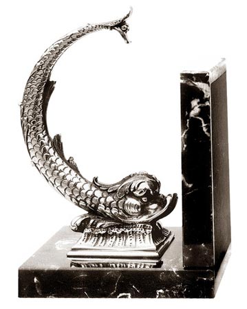 Держатель книг (рыба на мраморе), серый и черный, олова / Britannia Metal и Мрамор, cm 11,5 x 8 x 19 right