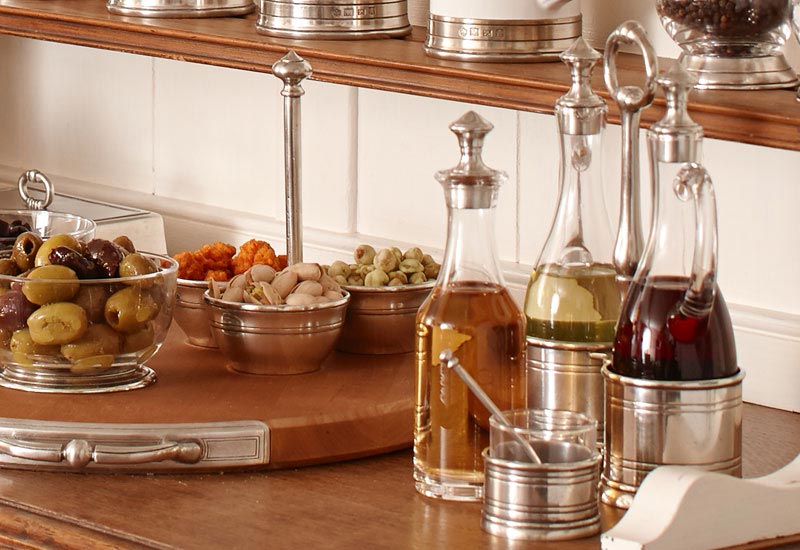 Ménagères de table , salieres, huiliers, saupoudreuse fabriqué en Italie
