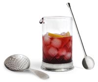 bicchiere + cucchiaio + colino da cocktail