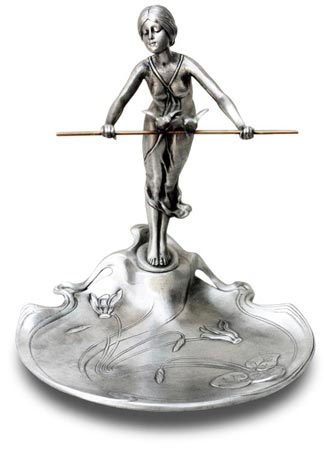 Plateau à bijoux - femme tenant une barre, gris, étain / Britannia Metal, cm 18,5x17,5x20,5