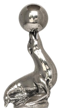 Statuetta - foca con palla, grigio, Metallo (Peltro) / Britannia Metal, cm h 7,1