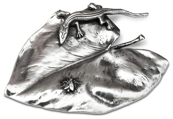 Lucertola con mosca su ninfea, grigio, Metallo (Peltro) / Britannia Metal, cm 13 x 9,5