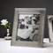 Cornice portafoto grigio, cm 28,5x33,5 - photo format 20x25